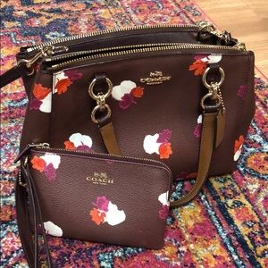 BEAUTIFUL coach bag with matching wristlet wallet